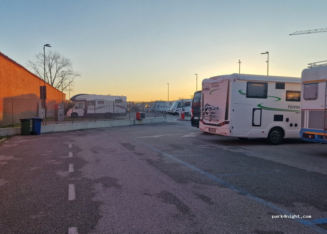 (30015) Chioggia - Via della Stazione — foto 3