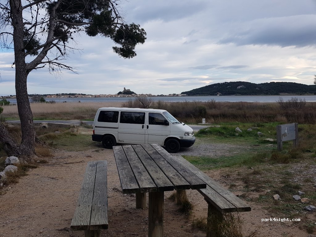 (11430) Gruissan - D32 — foto