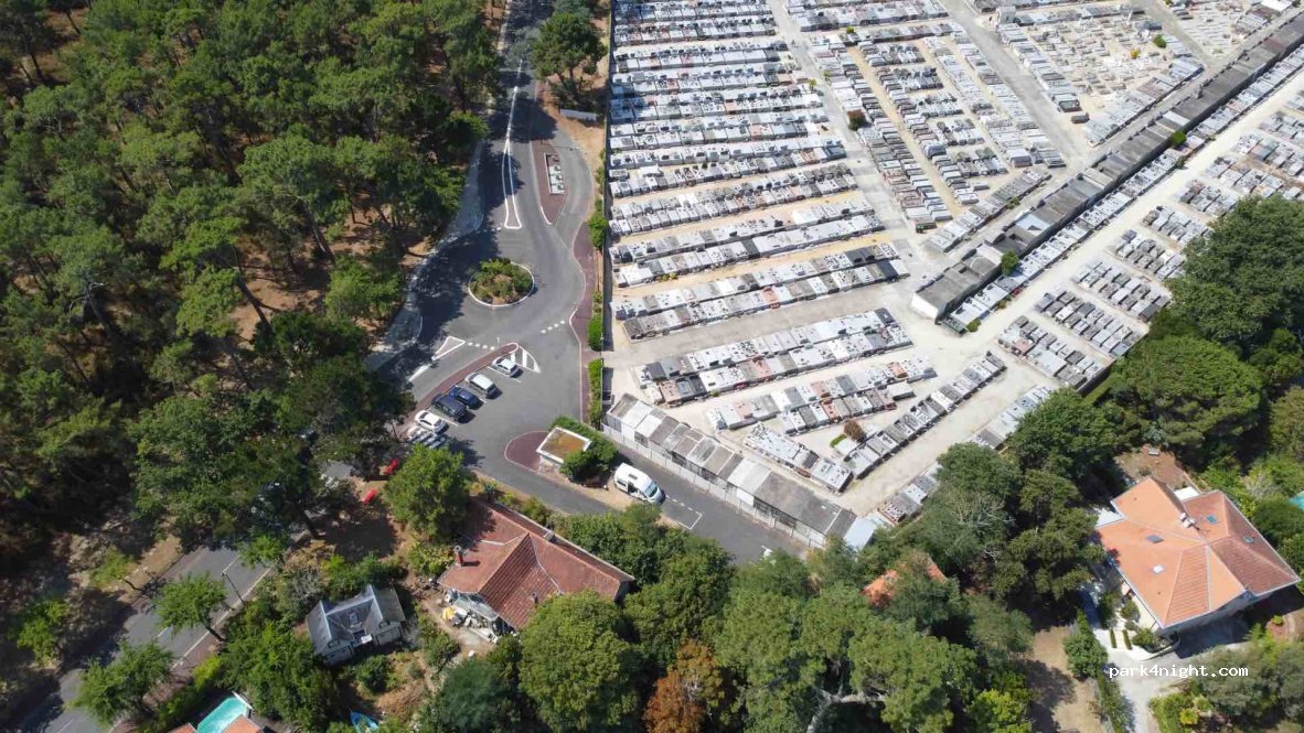 (33120) Arcachon - Avenue des Martyrs de la Résistance — foto 2