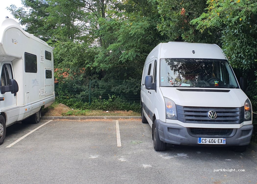 (33120) Arcachon - Avenue des Martyrs de la Résistance — foto 3