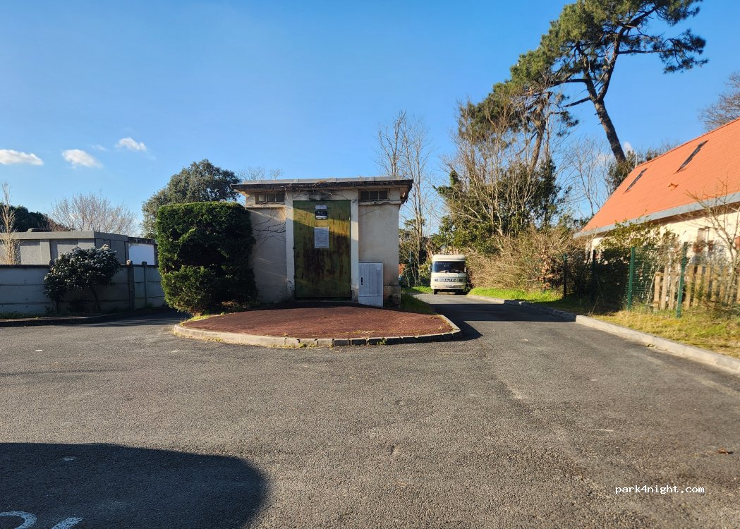 (33120) Arcachon - Avenue des Martyrs de la Résistance — foto 4