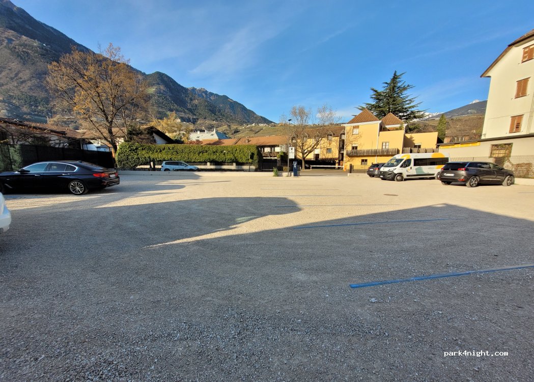 (39022) Algund - Lagundo - Josef Weingartnerstraße - Via Josef Weingartner — foto