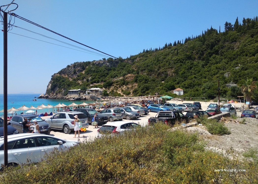 (111111) Himarë - Himare - Livadh Road — foto 3