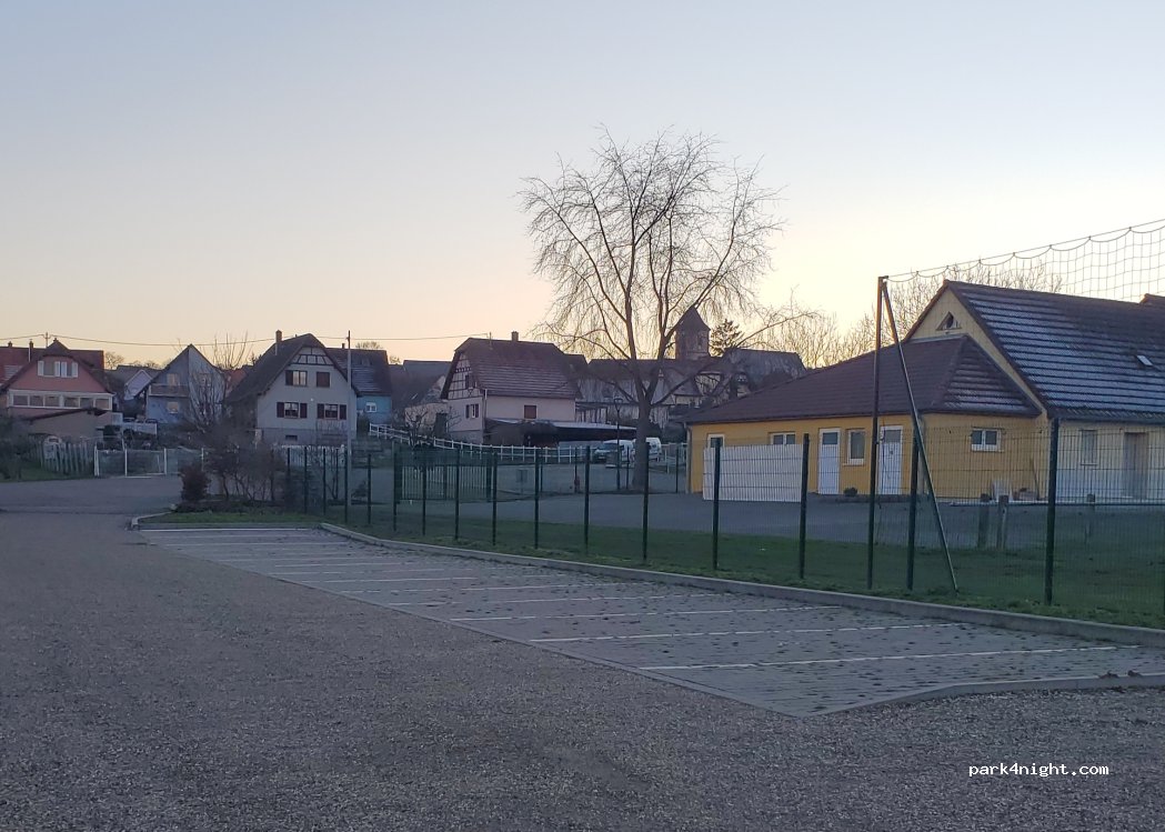 (67310) Dahlenheim - Rue du Stade — foto 2