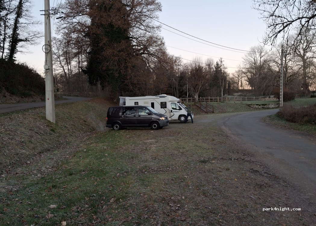 (23260) Saint-Pardoux-d'Arnet - D25 — foto 2