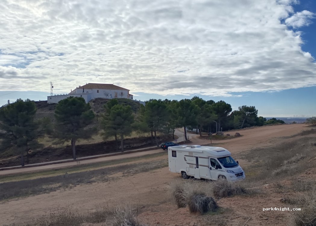 (13610) Campo de Criptana - Camino de la Mota — foto