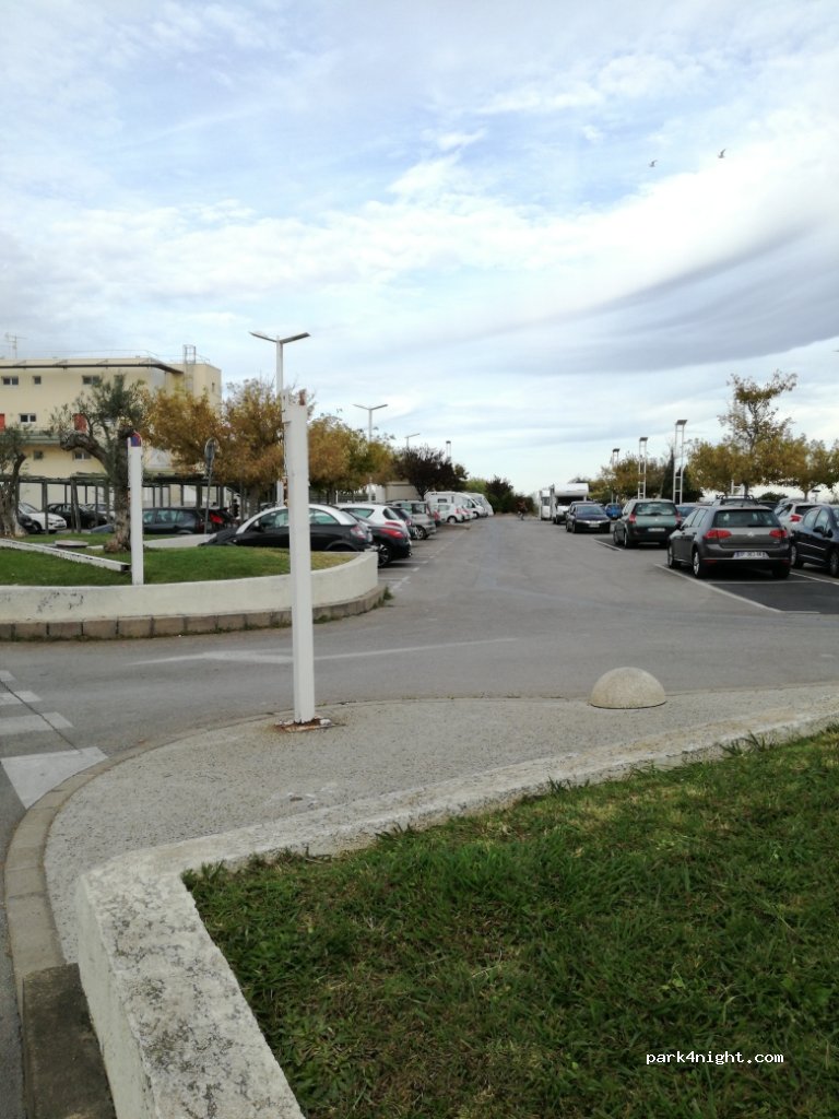 (30240) Le Grau-du-Roi - Parvis de la Fe Di Biou — foto