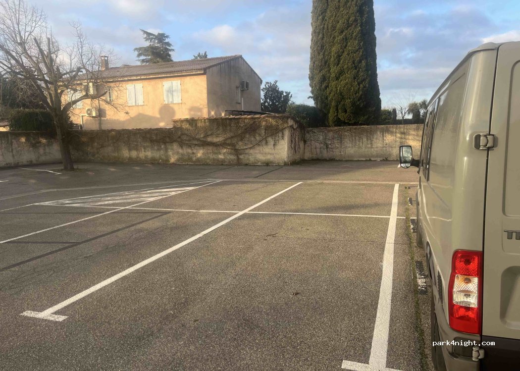 (13670) Verquières - Chemin des Ecoliers — foto