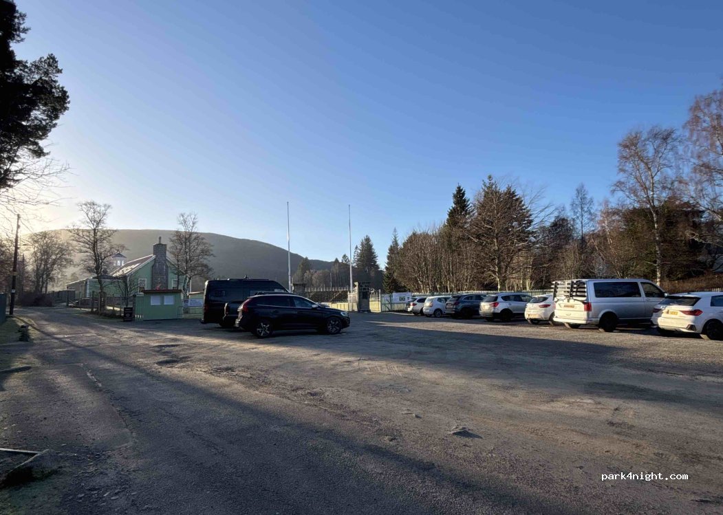 (AB35 5WR) Braemar - Broombank Terrace — foto
