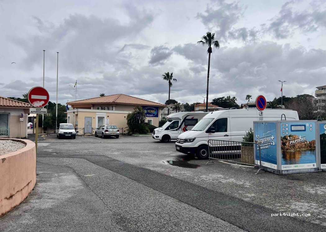 (83701) Saint-Raphaël - Boulevard Général de Gaulle — foto 2