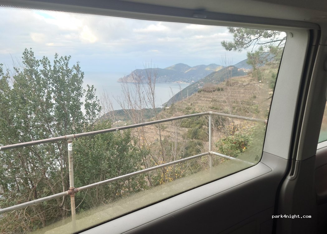 (19010) Riomaggiore - Strada Provinciale dei Santuari — foto