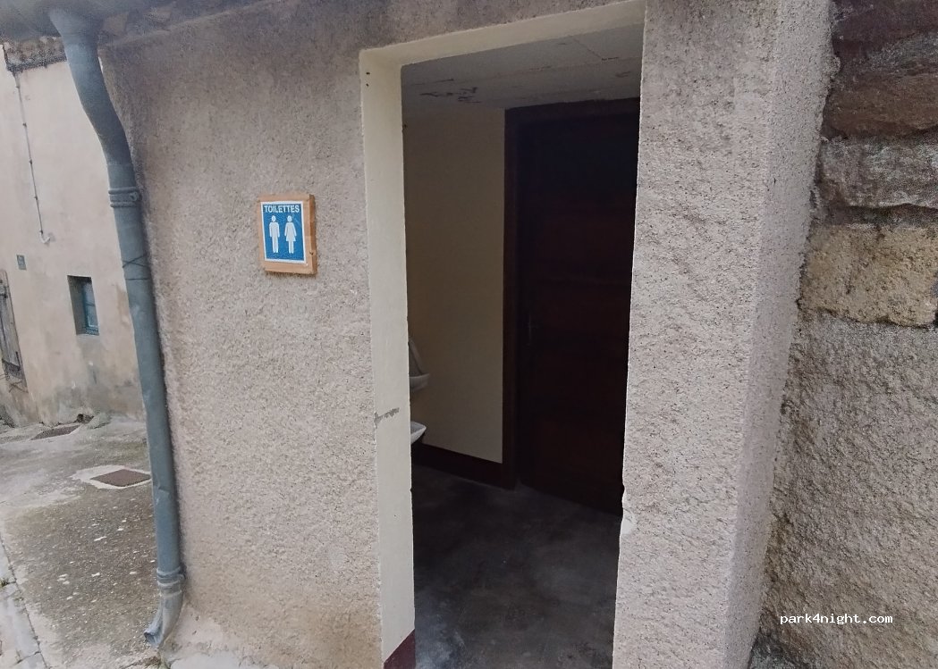 (11220) Serviès-en-Val - Place du Château — foto 2