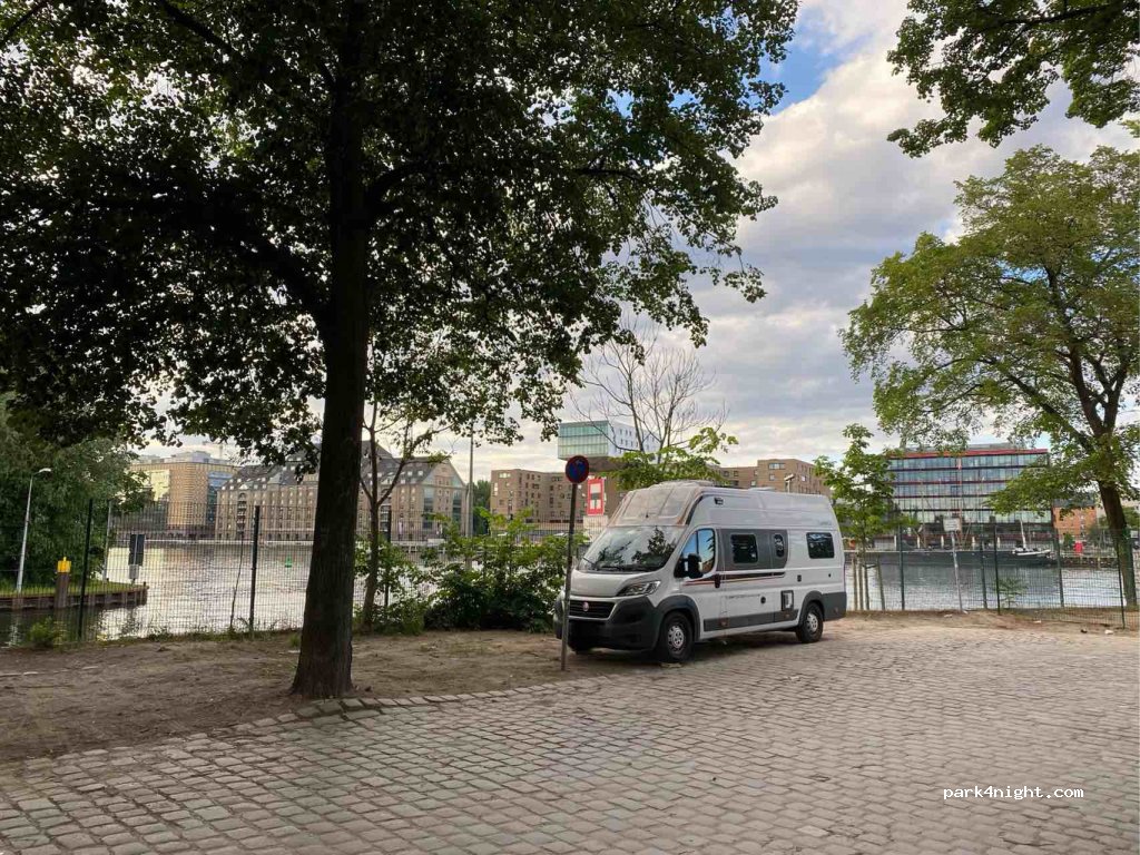 (10997) Berlin - 6 Schleusenufer — foto 3