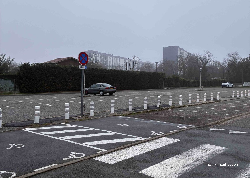 (33700) Mérignac - Place Gérard Philipe — foto 2