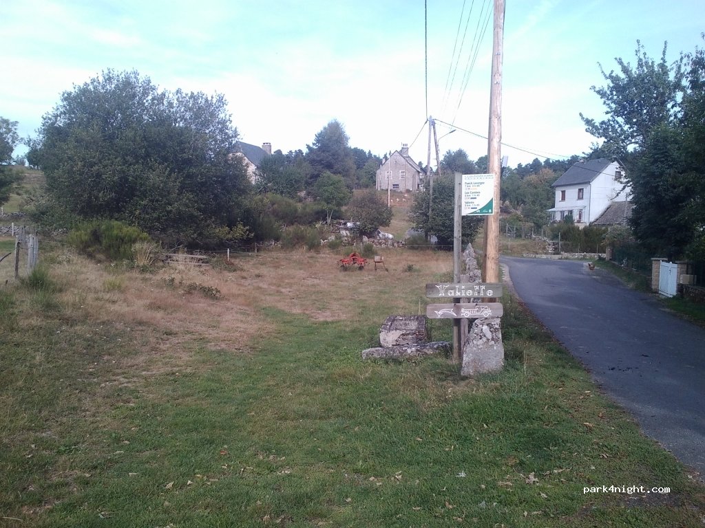 (15110) Antérrieux - Valiette — foto