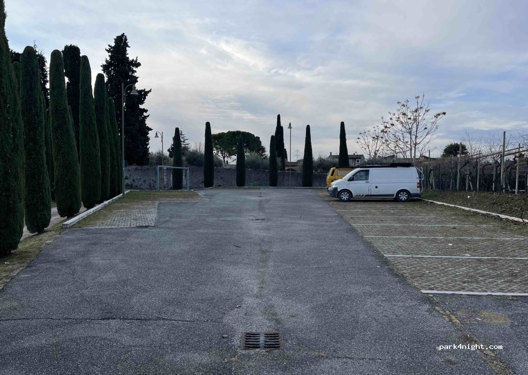 (37015) Pastrengo - Via dei Capitelli — foto 2