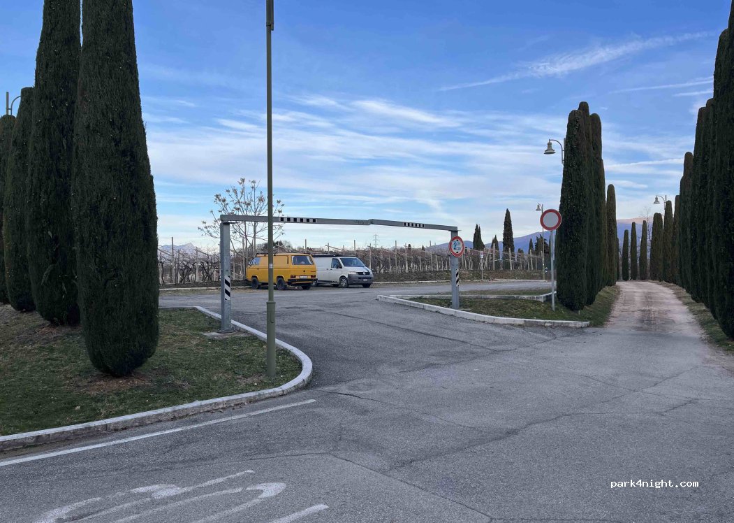 (37015) Pastrengo - Via dei Capitelli — foto 4