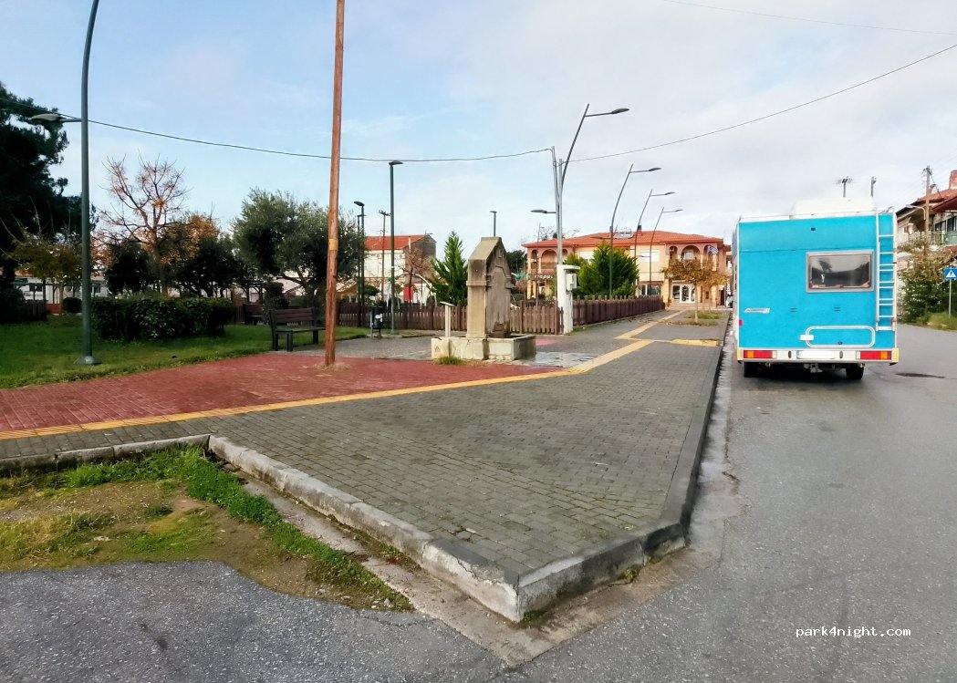 (63080) Nea Irakleia - Unnamed Road — foto 2