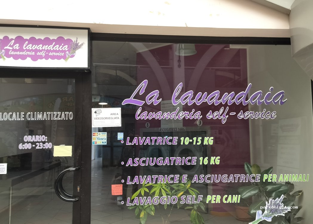 (01016) Tarquinia - Via Alessandro Pertini — foto