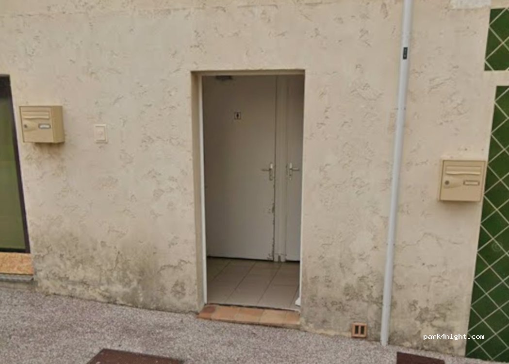 (83580) Gassin - Rue des Écoles — foto