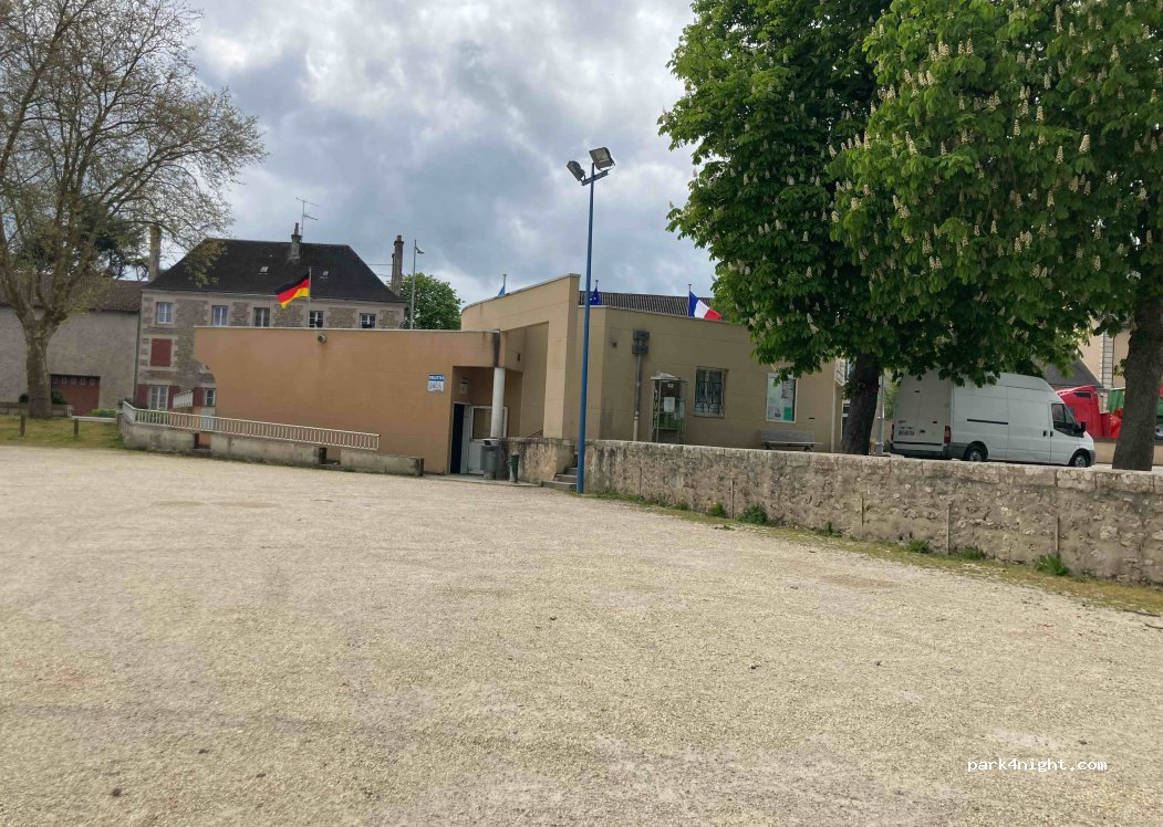 (86320) Lussac-les-Châteaux - 12 Rue du Quai — foto 3