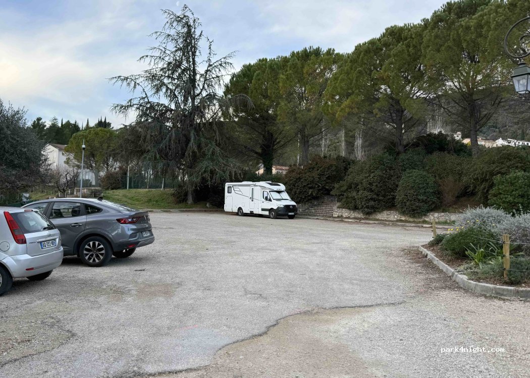 (83440) Seillans - Chem. des Clos — foto 2
