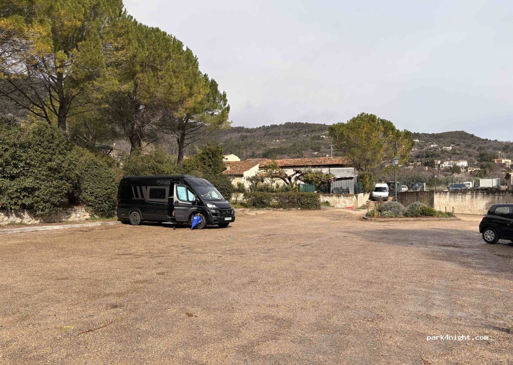 (83440) Seillans - Chem. des Clos — foto 3