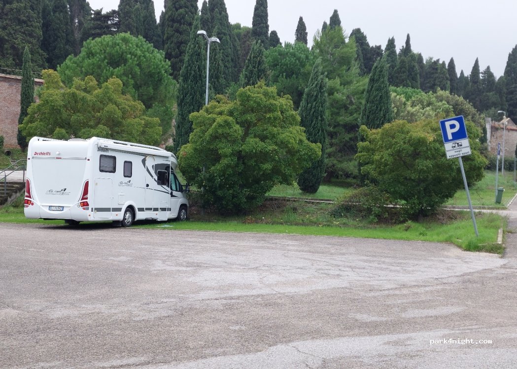 (60128) Ancona - Via Bruno Leoni — foto 3