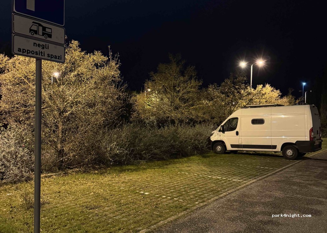 (60128) Ancona - Via Bruno Leoni — foto 5