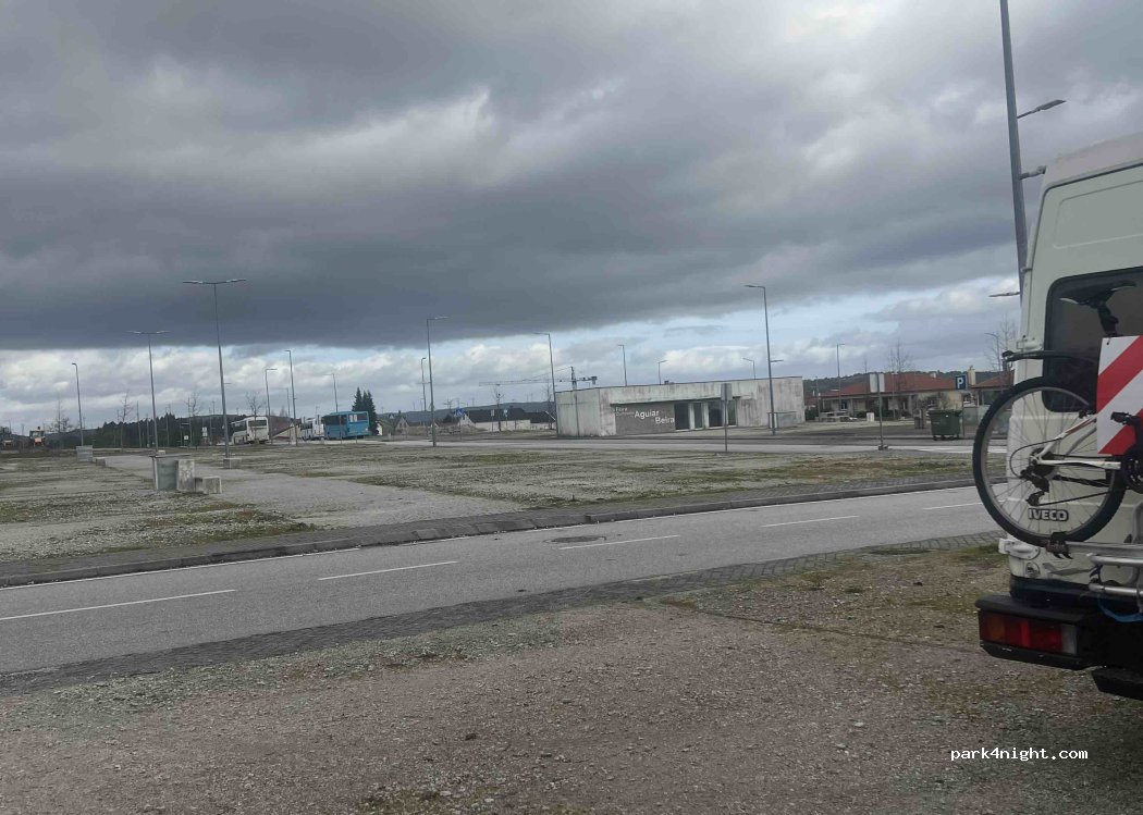 (3570-077) U.F Aguiar da Beira e Coruche - Unnamed Road — foto 4