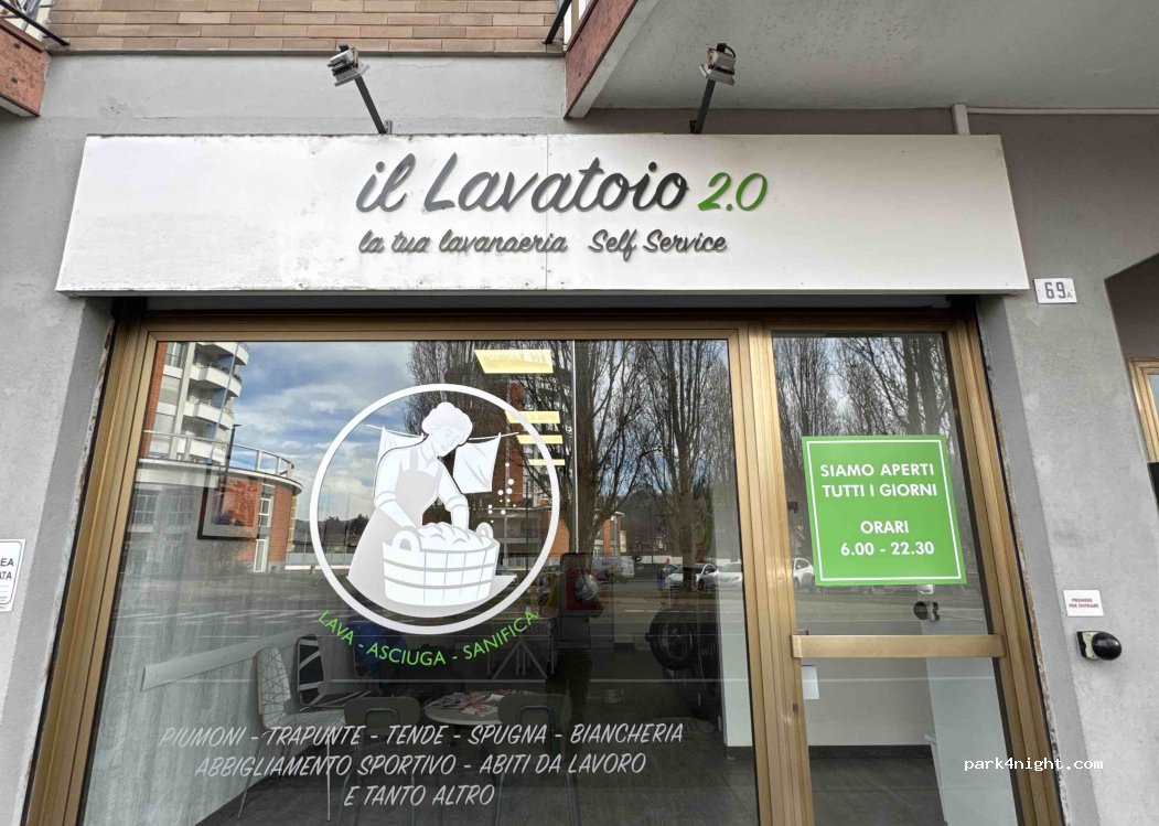 (28013) Borgomanero - Via Giacomo Matteotti — foto