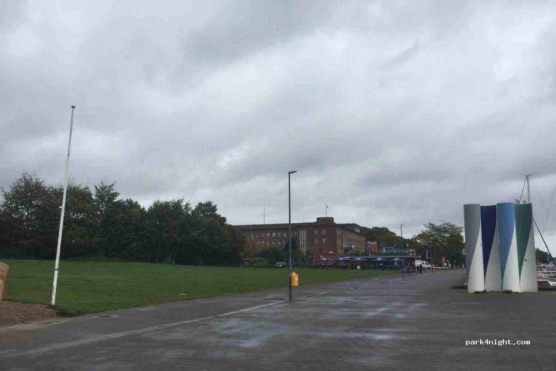 (24105) Kiel - 1B Reventlouallee — foto