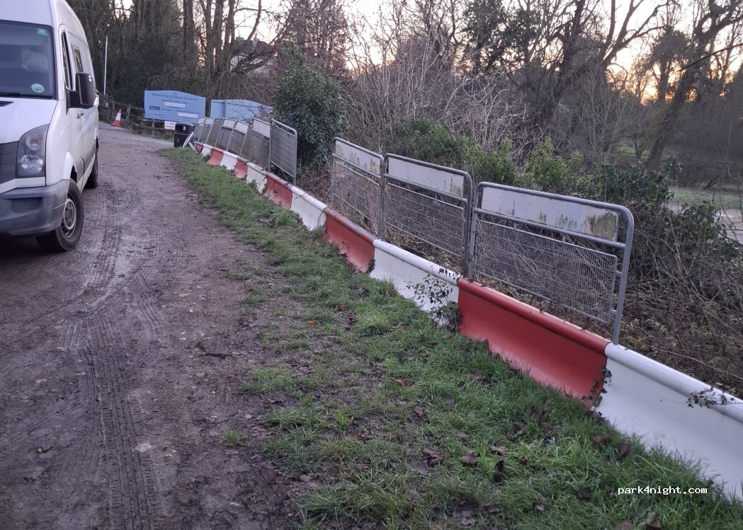 (SN15 5) Great Somerford - Park Lane — foto
