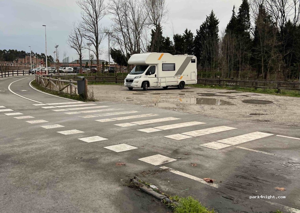 (39300) Torrelavega - Avenida de la Solidaridad — foto