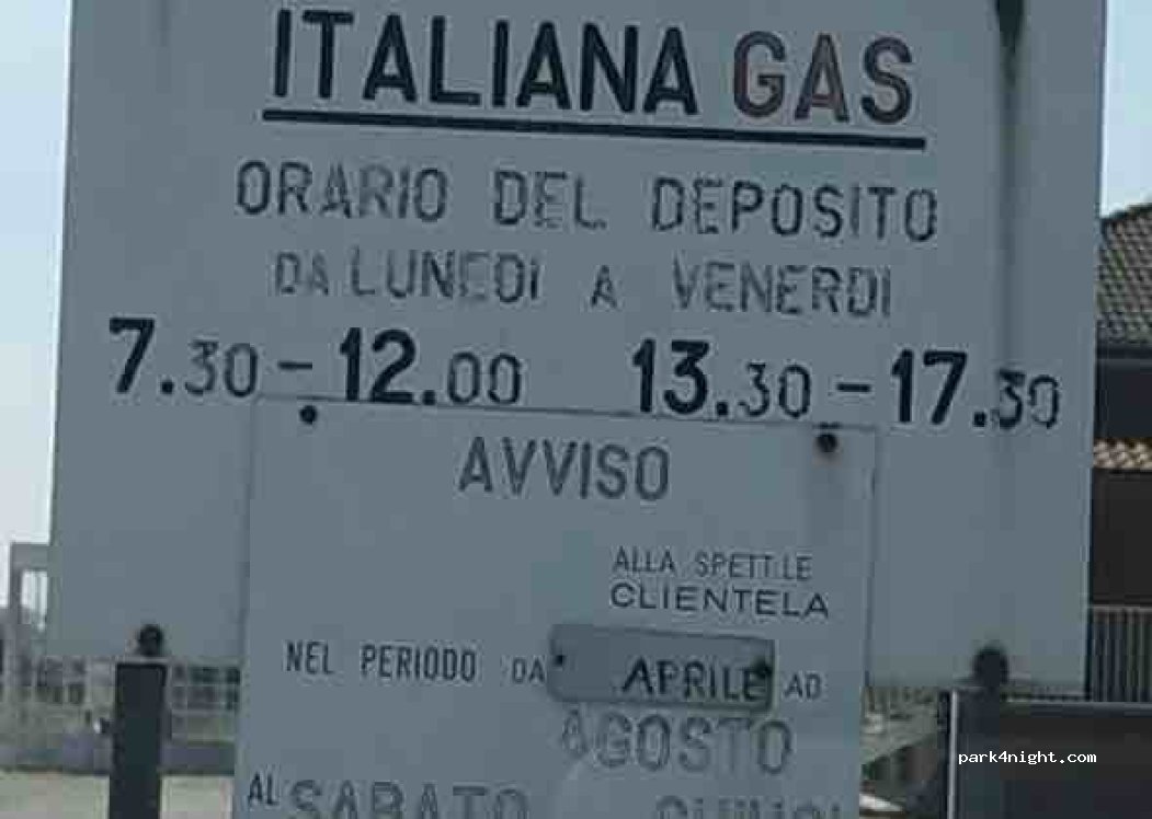 (20023) Cerro Maggiore - Via Luigi Zerbi — foto 2