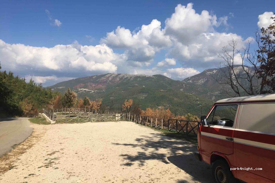 (02020) Colle di Tora - Unnamed Road — foto