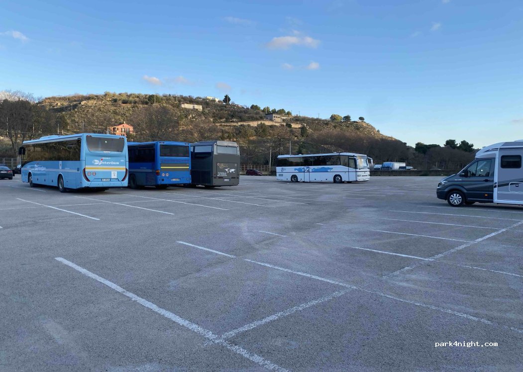 (94013) Leonforte - Viale delle Scienze — foto