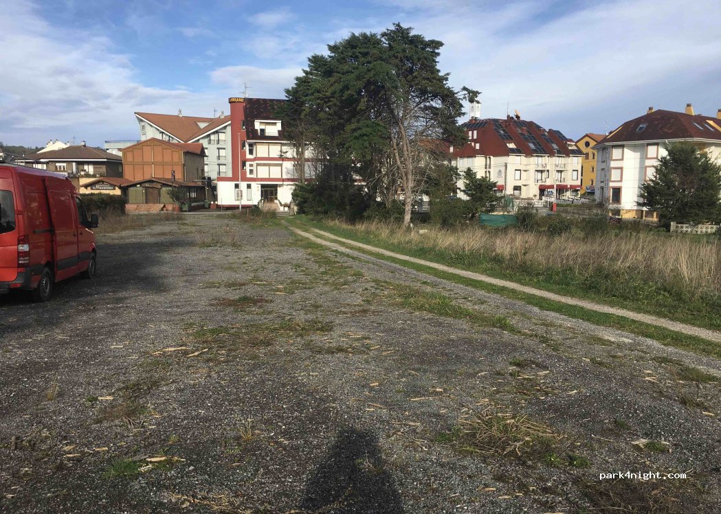 (39195) Arnuero - Avenida Juan Hormaechea — foto 2