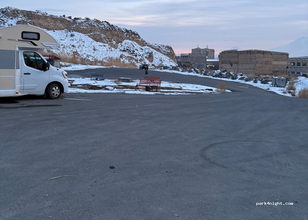 (0017) Yerevan - Unnamed Road — foto