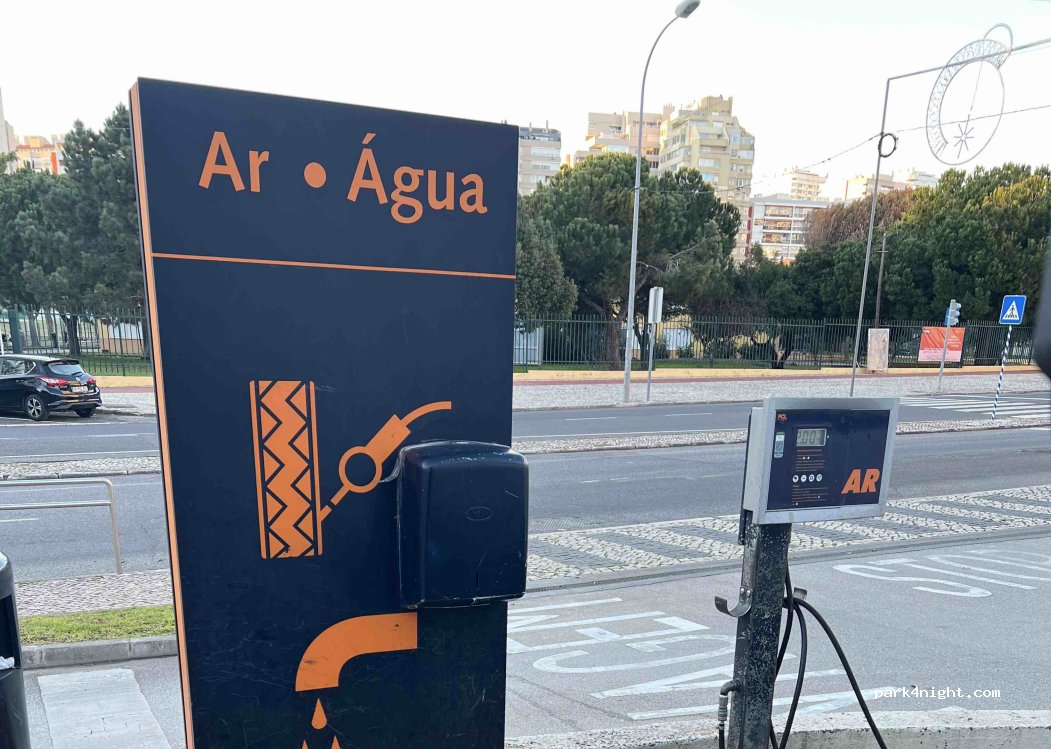 (1495-023) Algés, Linda-a-Velha e Cruz Quebrada-D - Avenida dos Bombeiros Voluntários de Algés — foto