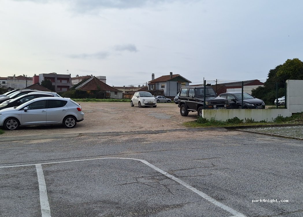 (2430-300) Marinha Grande - Rua dos Outeirinhos — foto 2