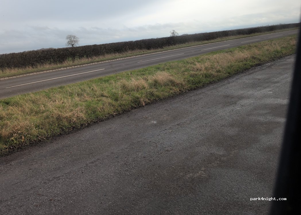 (DL2 2NT) Hambleton - Northallerton Road — foto