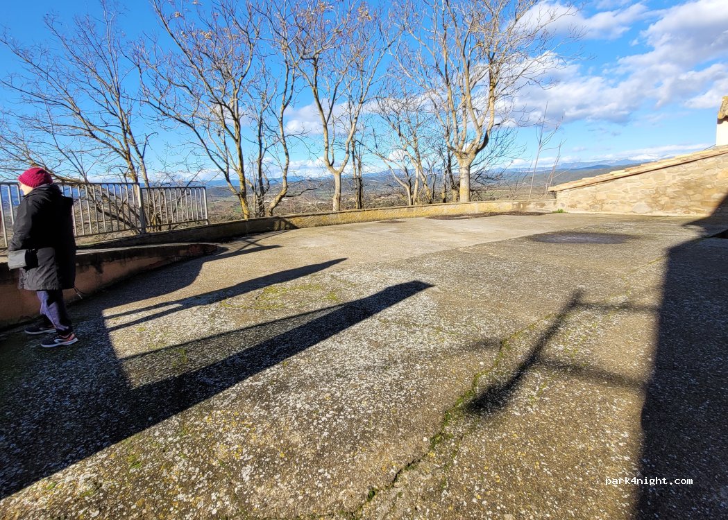 (25748) Vilanova de l'Aguda - Plaça del Roure — foto