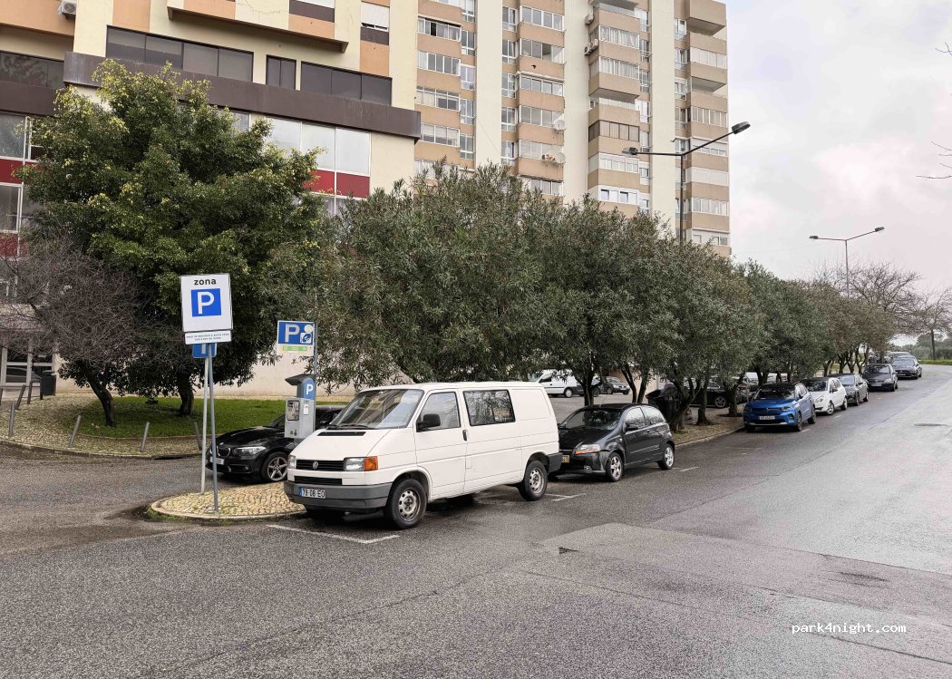 (1900-410) Areeiro - Rua Sarmento de Beires — foto 2
