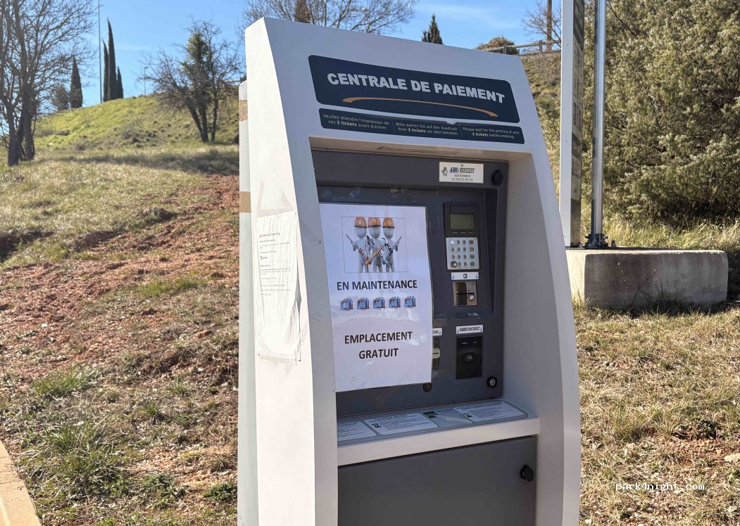 [AirePark] Aire communale de camping-cars Montmeyan — foto 3
