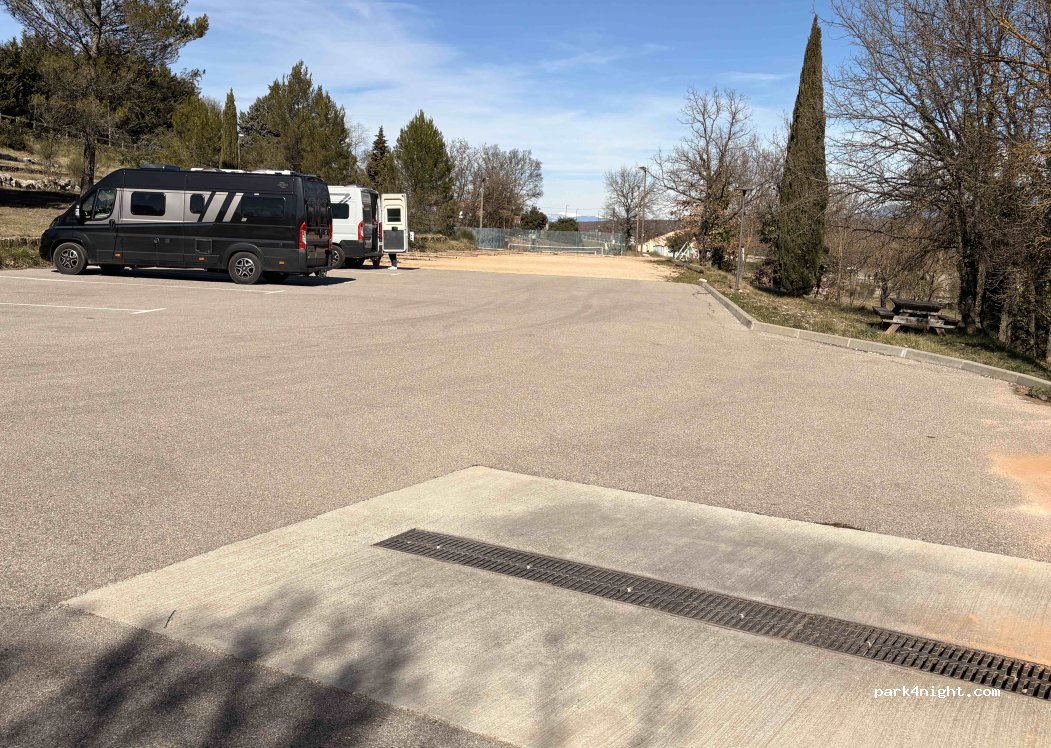 [AirePark] Aire communale de camping-cars Montmeyan — foto 4