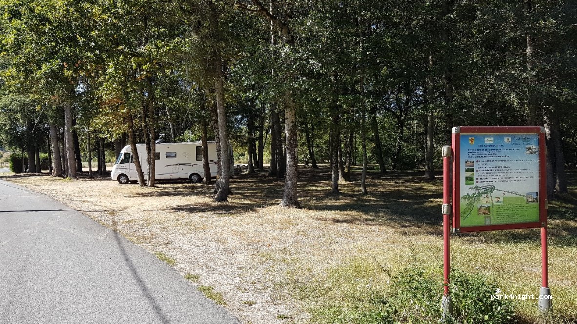 (63520) Saint-Dier-d'Auvergne - La Latte — foto