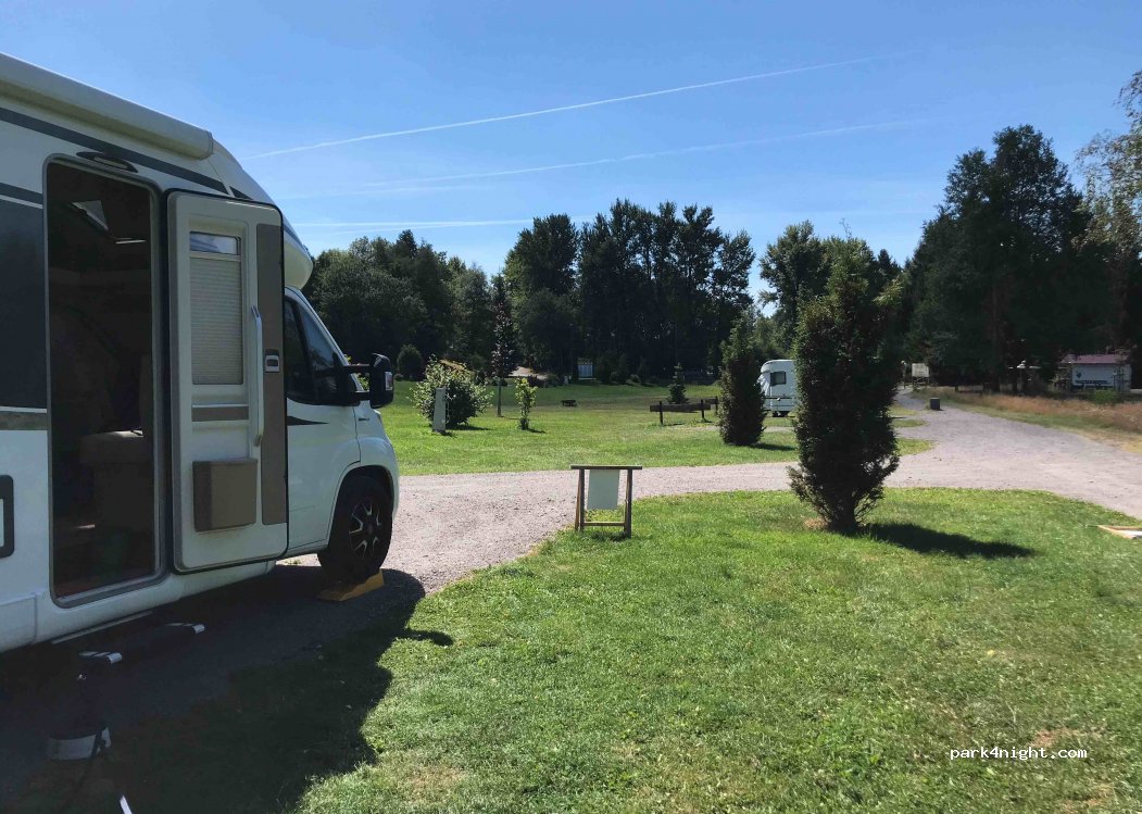 (98701) Grossbreitenbach - Am Schwimmbad 8 — foto