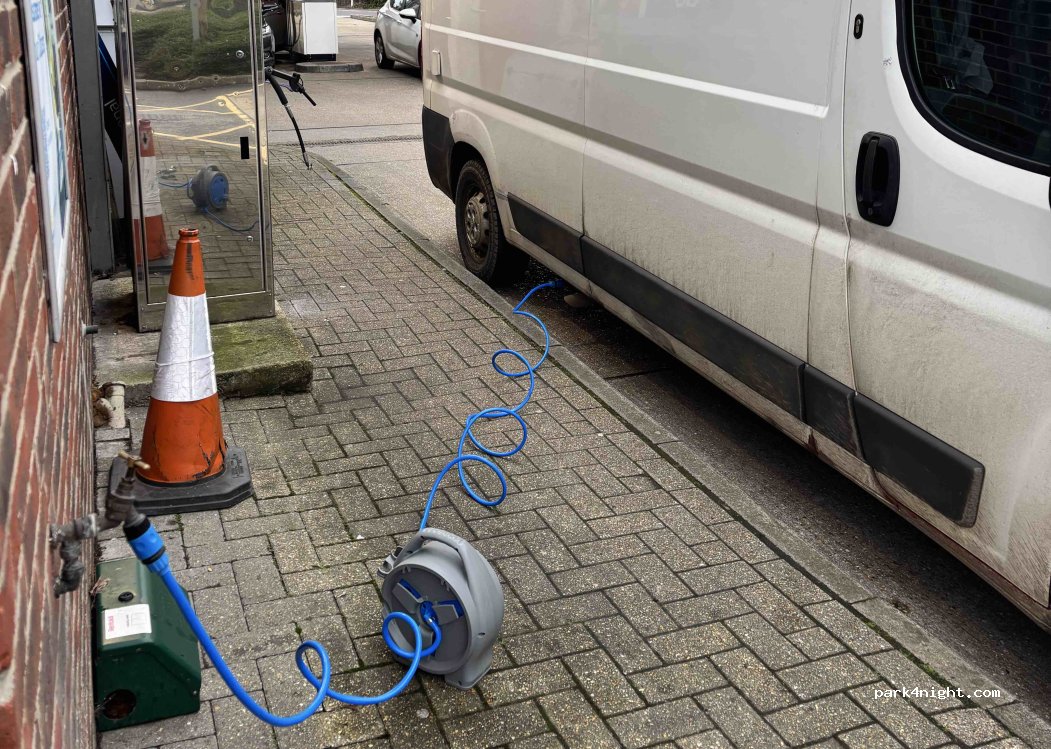(BH15 3BZ) Poole - Waterloo Road — foto