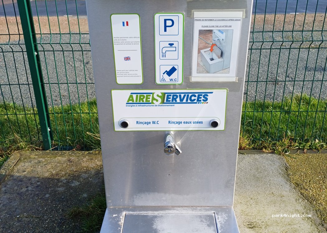 (76790) Étretat - Rue Guy de Maupassant — foto 2